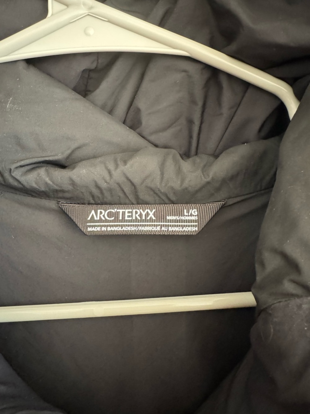 Arc'teryx Men's Black Proton Hooded Insulated Jacket - Picture 5 of 5